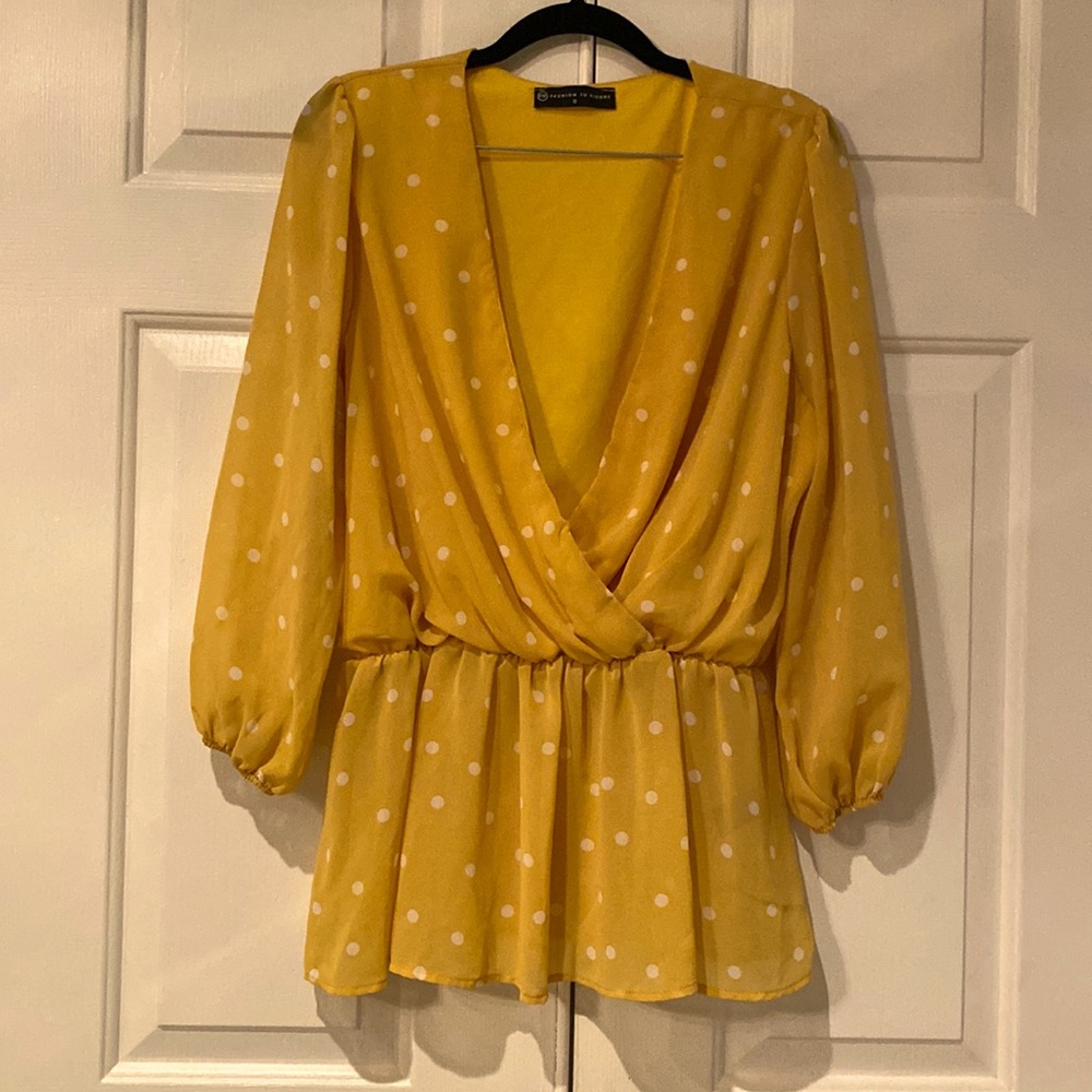 💛 polka dot blouse